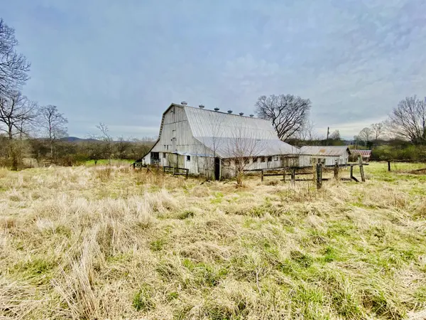 2762 Critz Ln, Thompsons Station, TN 37179