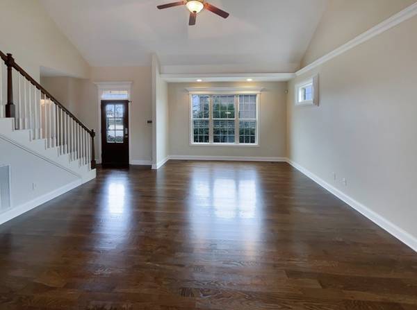 304 Sea Biscuit Dr, Gallatin, TN 37066