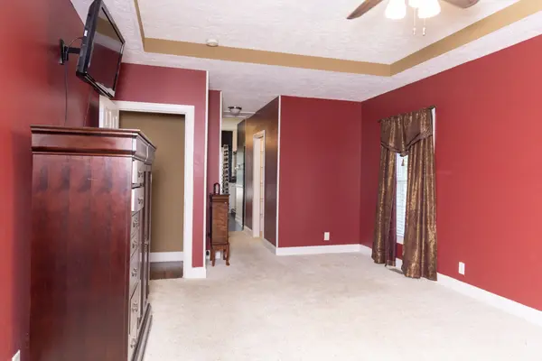 28 Weatherstone Dr, Jackson, TN 38305
