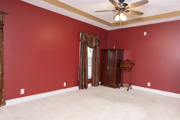 28 Weatherstone Dr, Jackson, TN 38305