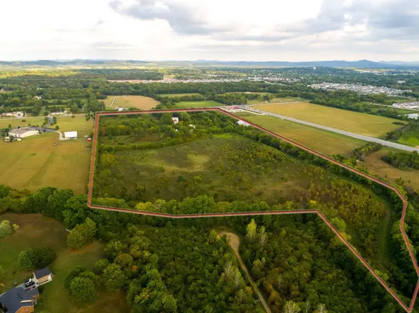 2070 Hunters Point Pike, Lebanon, TN 37087