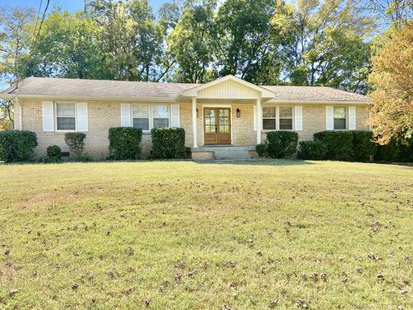 103 Connie Dr #A, Hendersonville, TN 37075
