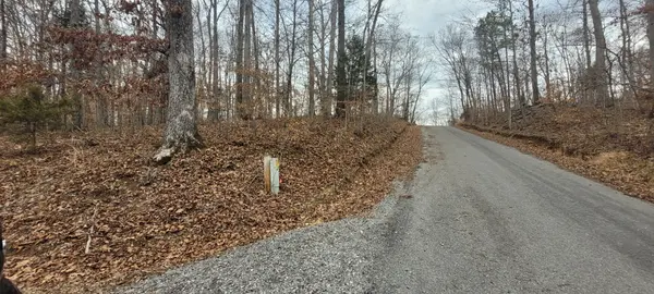 1 Tobaccoport Circle, Bumpus Mills, TN 37028