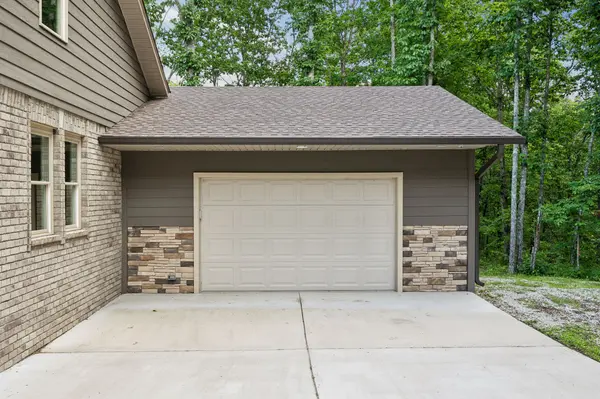 211 Woodmere Dr, Hohenwald, TN 38462