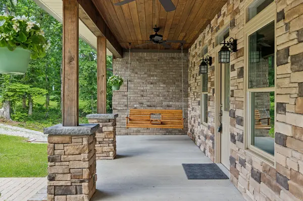 211 Woodmere Dr, Hohenwald, TN 38462