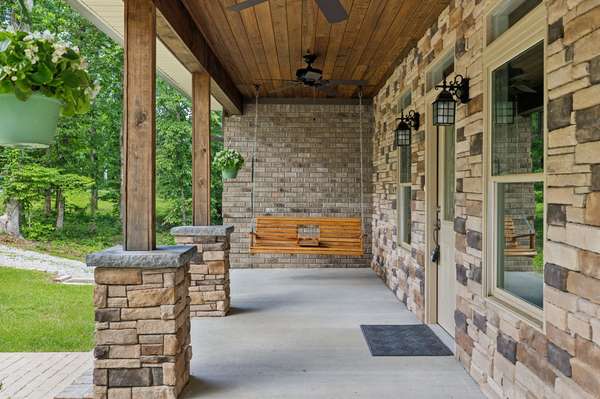 211 Woodmere Dr, Hohenwald, TN 38462