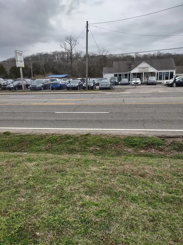 1292 S Dickerson Rd #N, Goodlettsville, TN 37072