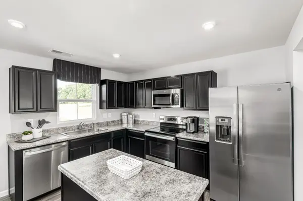 2757 Thornton Grove Blvd #104, Nashville, TN 37207