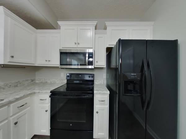 1713 Sunray Dr, Murfreesboro, TN 37127