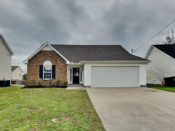 1233 Shannon Ln, La Vergne, TN 37086