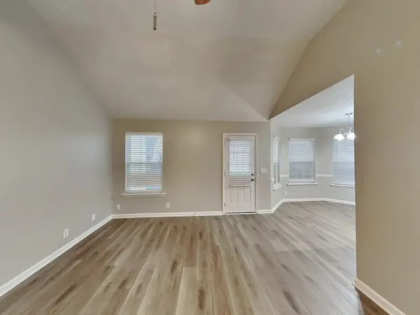 1233 Shannon Ln, La Vergne, TN 37086