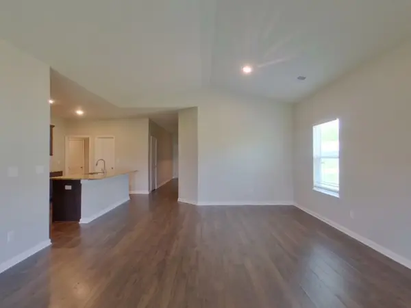 2927 Beeswax St, Columbia, TN 38401