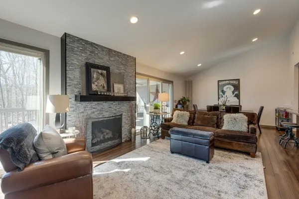 912 Harpeth Trace Dr, Nashville, TN 37221