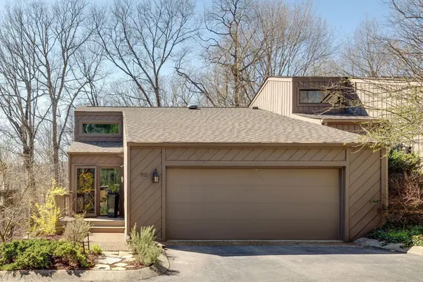 912 Harpeth Trace Dr, Nashville, TN 37221