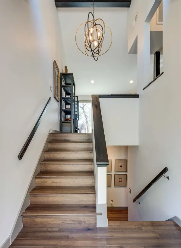 912 Harpeth Trace Dr, Nashville, TN 37221