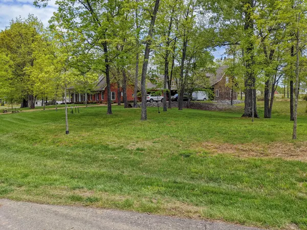 93 Tamatha Dr, Paris, TN 38242