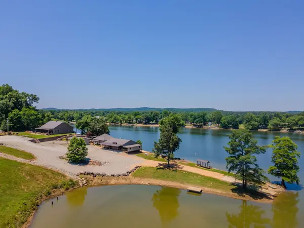 351 New Era Landing Rd, Linden, TN 37096