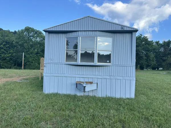 12 Young road, Buffalo Valley, TN 38548