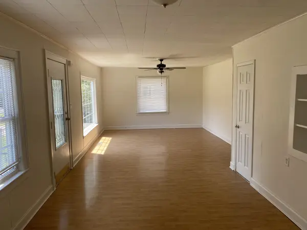 652 Trimble Ave, Gallatin, TN 37066