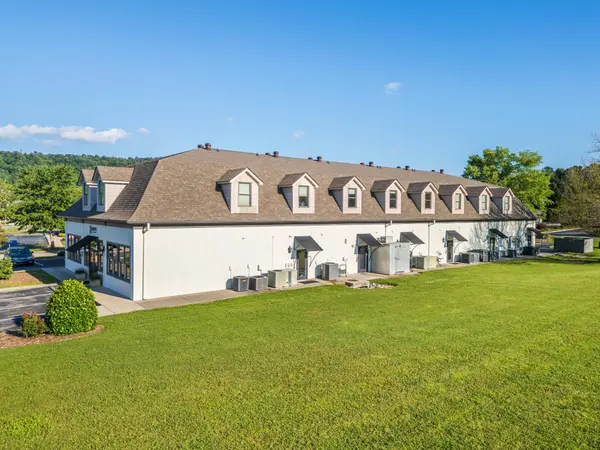 9298 Apison Pike, Ooltewah, TN 37363