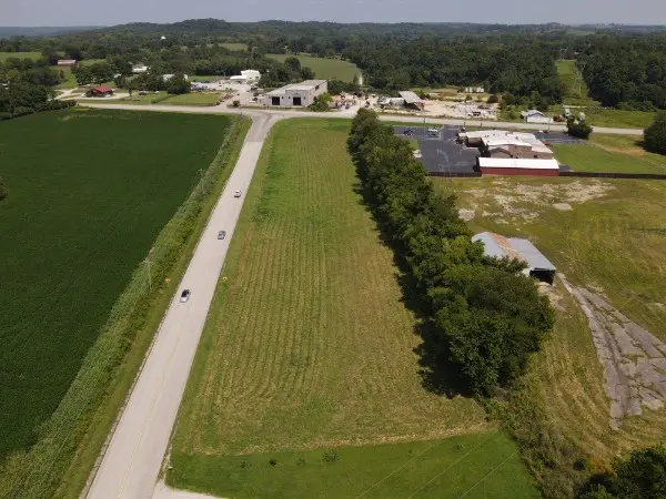 1300 Industrial Park Rd, Columbia, TN 38401