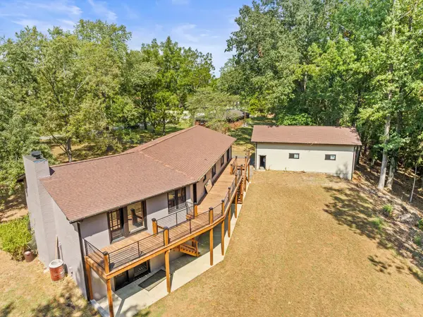 407 Flower Lane Dr, Estill Springs, TN 37330
