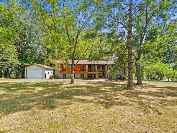 407 Flower Lane Dr, Estill Springs, TN 37330