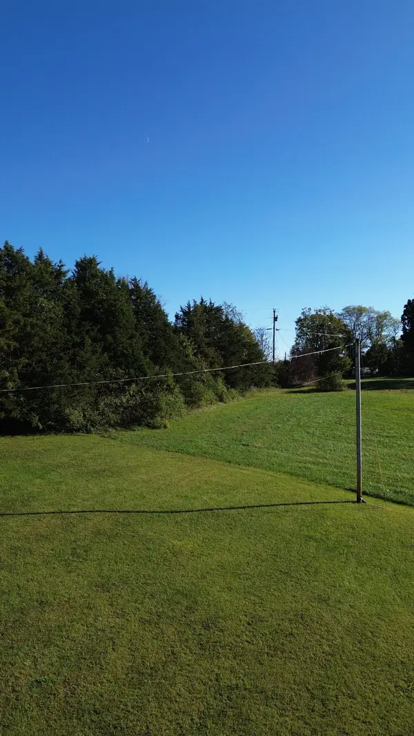 646 Barnes Mill Rd, Smithville, TN 37166
