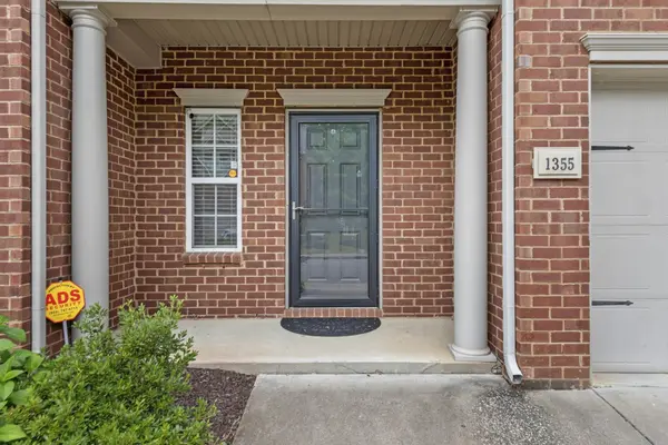 1355 Crown Point Pl, Nashville, TN 37211