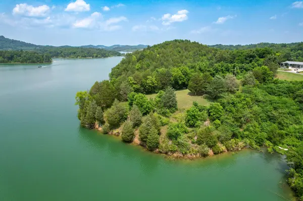 2751 Von Hill Rd, Dandridge, TN 37725