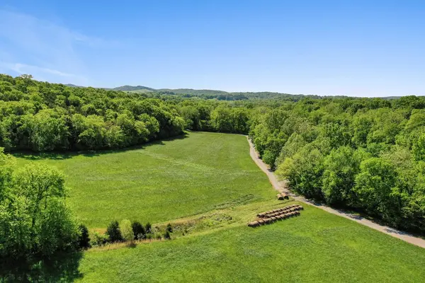 7631 Nolensville Rd, Nolensville, TN 37135