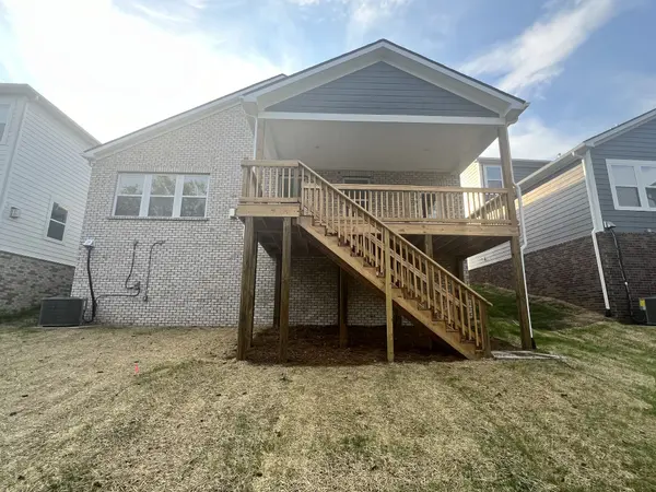 859 Nightingale Ave, Hendersonville, TN 37075