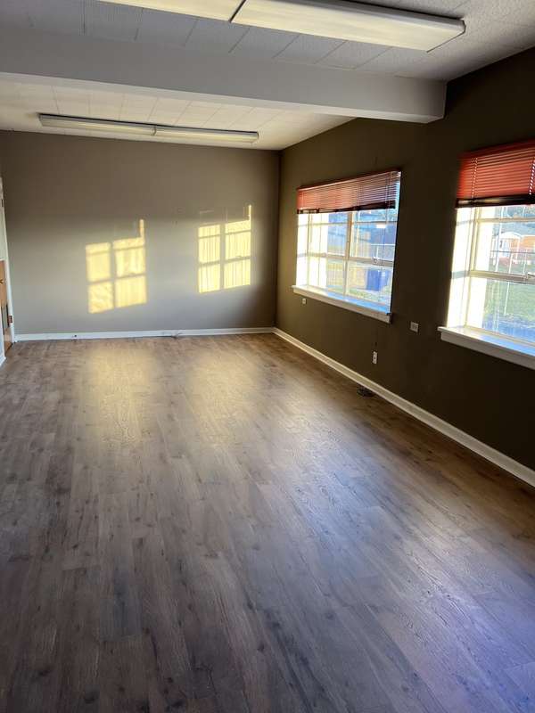210 S Main St, Shelbyville, TN 37160