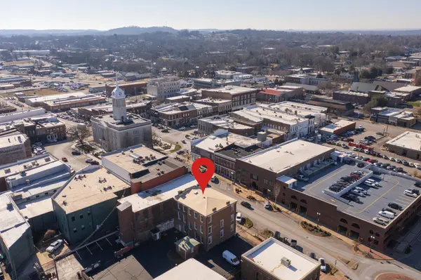 706 N Main St, Columbia, TN 38401