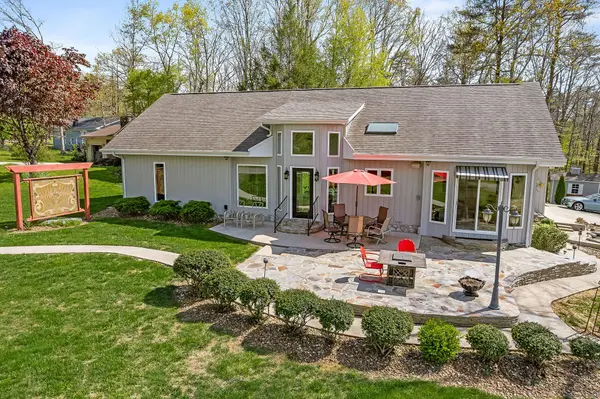 304 Saint George Dr, Crossville, TN 38558