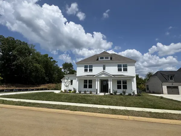 226 Willow Bend Drive, Hendersonville, TN 37075