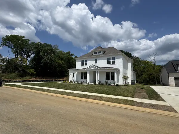 226 Willow Bend Drive, Hendersonville, TN 37075