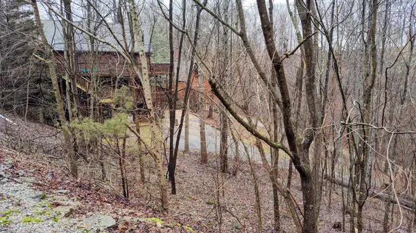 35 Bay View Dr, Lancaster, TN 38569