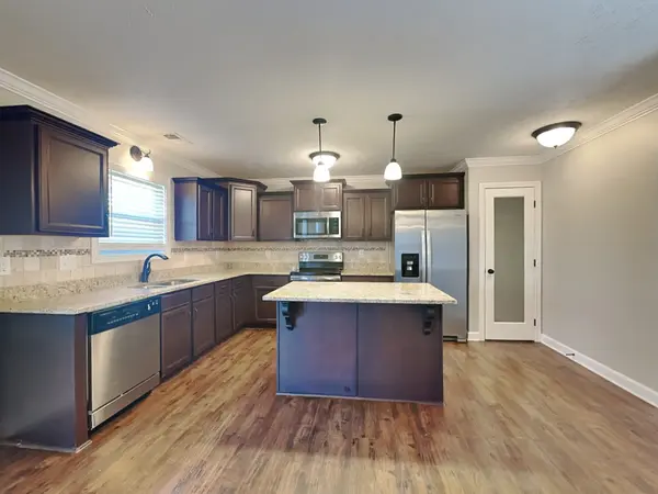 412 Sedgwick Ln, Clarksville, TN 37043