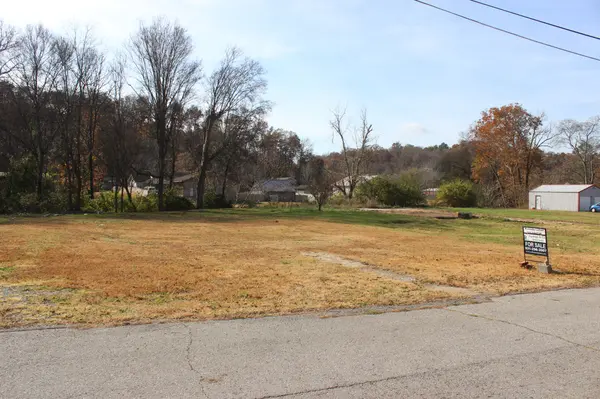 120 Joe St, Waverly, TN 37185