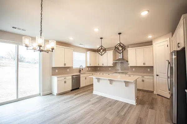 3318 Laurel Brook Ct, Columbia, TN 38401