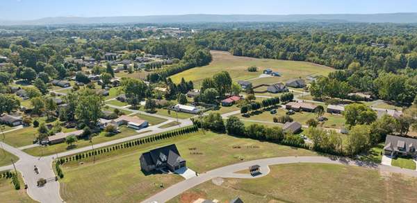 66 Edgefield Ct, Winchester, TN 37398