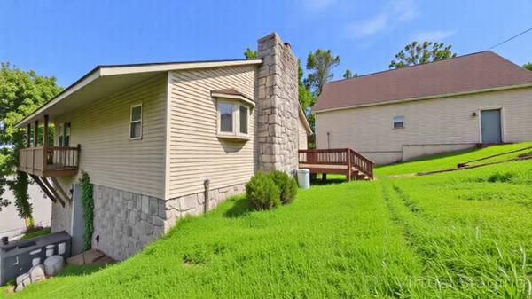 62 Lakeshore Dr, New Concord, KY 42076