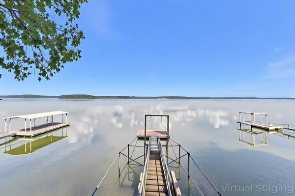 62 Lakeshore Dr, New Concord, KY 42076