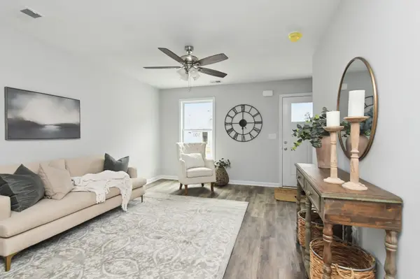 100 Henry Dr #312, Burns, TN 37029