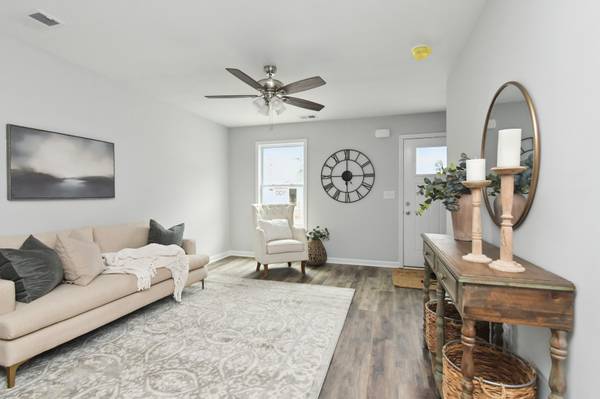 100 Henry Dr #312, Burns, TN 37029
