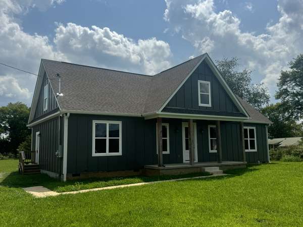 2105 Laws Hill Cr, Lewisburg, TN 37091
