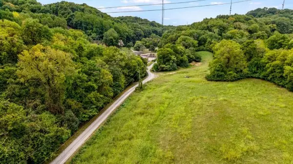 10 Hillenglade Dr, Nashville, TN 37207