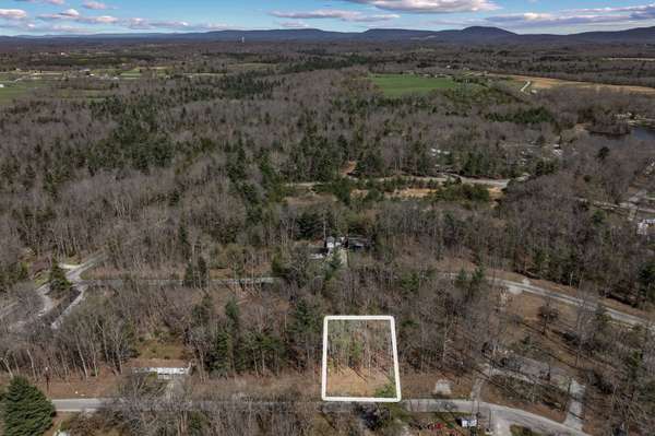 6054 Loch Loosa Dr, Crossville, TN 38572