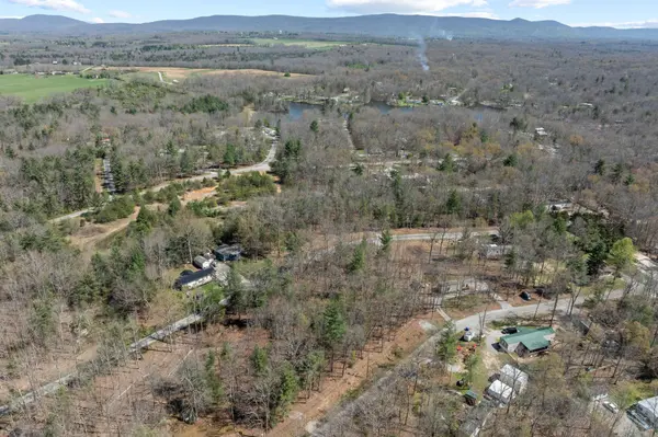 6054 Loch Loosa Dr, Crossville, TN 38572